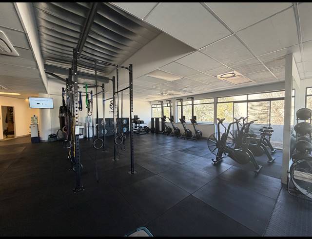 367M² OFFICE TO LET IN SOMERSET WEST MALL TRIANGLE